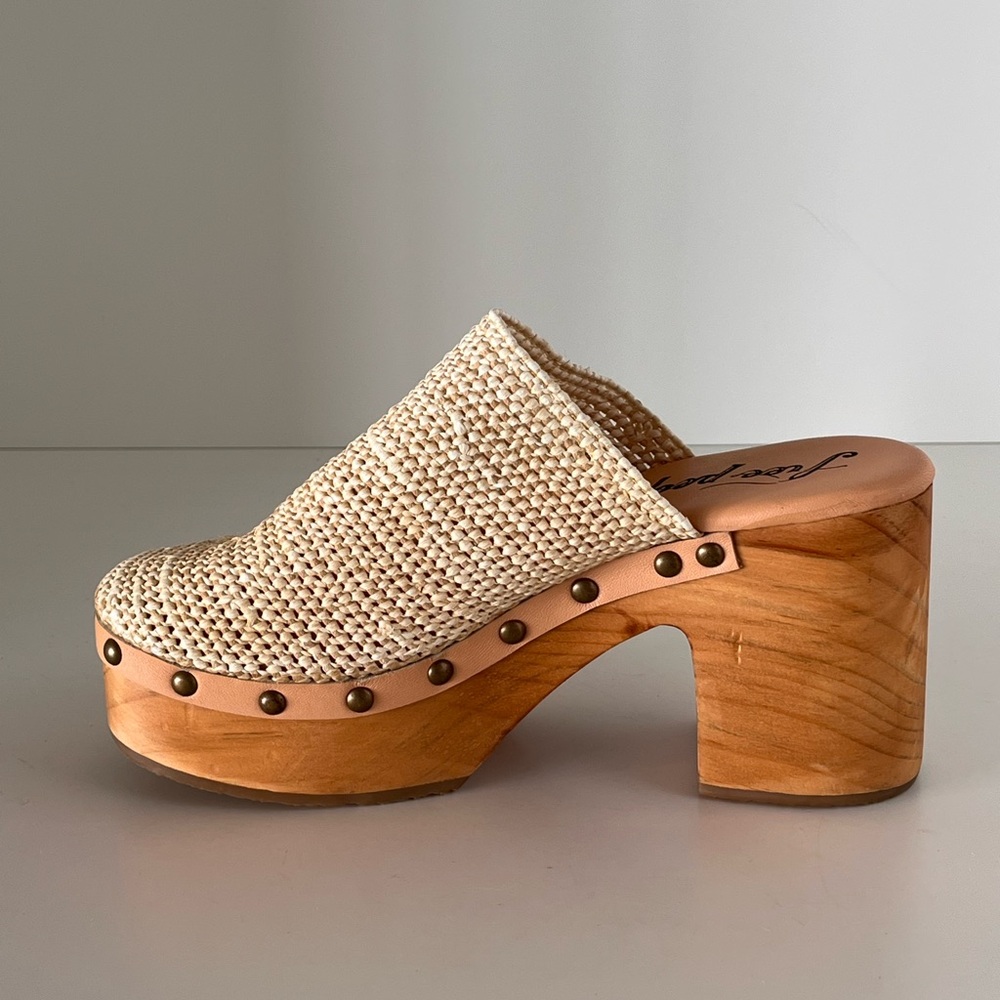 Free People Claudia Crochet Clog 7.5 | Neutral/Raffia | Boho 70’s Retro | NWOB - Picture 9 of 15